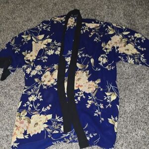 Charlotte Russe Black Trim Blue Floral Kimono